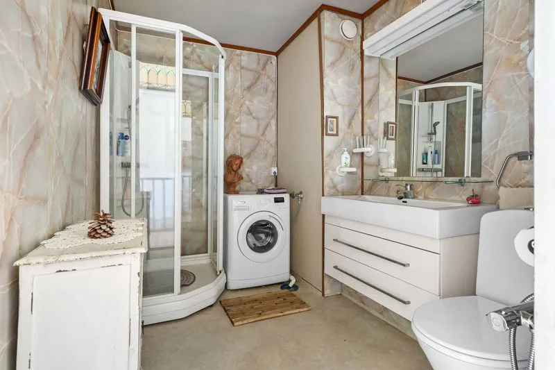 Compact Fixtures