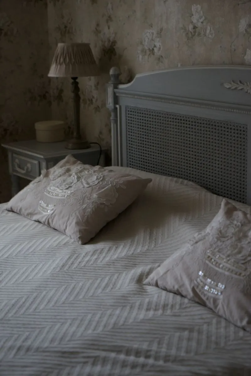 Dull Walls
