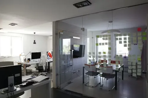 Functional office cabin layout for collaborative work